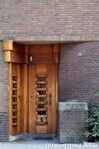 Kleine portiek, met twee voordeuren
<br/>
Gert-Jan Lobbes, 2016